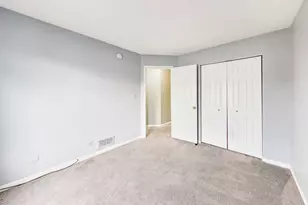 551 Cary Woods Cir, Cary, IL 60013 - Photo 20