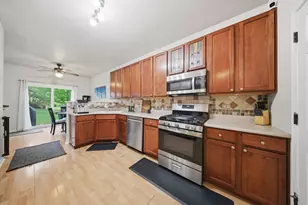 394 Jamestown Ct, Aurora, IL 60504 - Photo 4
