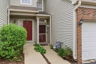 394 Jamestown Ct, Aurora, IL 60504 - Photo 2
