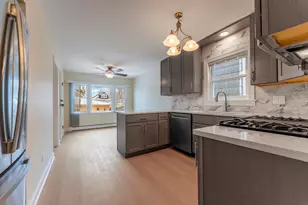 6031 W Addison St, Chicago, IL 60634 - Photo 8