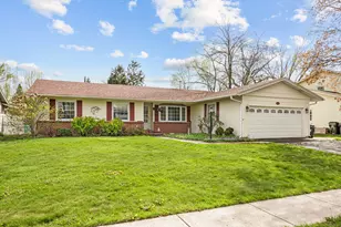 33 Walpole Rd, Elk Grove Village, IL 60007 - Photo 1