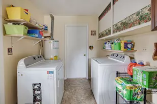 33 Walpole Rd, Elk Grove Village, IL 60007 - Photo 18
