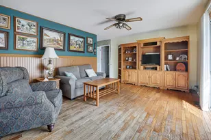 33 Walpole Rd, Elk Grove Village, IL 60007 - Photo 10