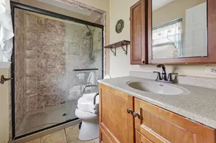 33 Walpole Rd, Elk Grove Village, IL 60007 - Photo 14