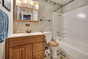 33 Walpole Rd, Elk Grove Village, IL 60007 - Photo 16
