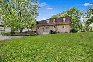 912 Crescent Dr, Champaign, IL 61821 - Photo 16