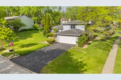 405 N Glengarry Drive, Geneva, IL 60134 - Photo 1