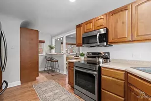 3850 W 93rd St, Evergreen Park, IL 60805 - Photo 12