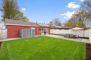 3850 W 93rd St, Evergreen Park, IL 60805 - Photo 4