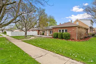 3850 W 93rd St, Evergreen Park, IL 60805 - Photo 2