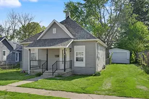 117 N Scott St, Westville, IL 61883 - Photo 2