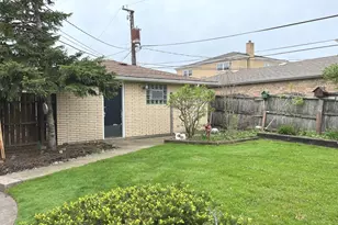 8632 Leclaire Ave, Burbank, IL 60459 - Photo 4