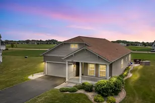 1218 Coolidge Ct, Sycamore, IL 60178 - Photo 1
