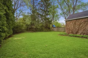 1825 Beverly Pl, Highland Park, IL 60035 - Photo 16