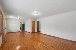2409 W John St, Champaign, IL 61821 - Photo 8