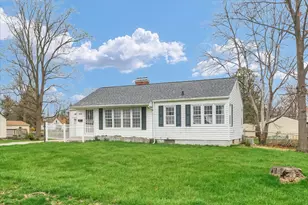 3234 E Fulton Ave, Decatur, IL 62521 - Photo 4