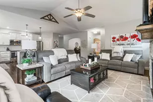 1604 Kassen Ave, Mahomet, IL 61853 - Photo 10