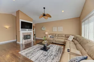 42 Royal Ln, Bloomingdale, IL 60108 - Photo 10