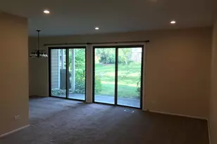 232 Driftwood Ln, Schaumburg, IL 60193 - Photo 2