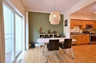 967 Oak Ridge Blvd, Elgin, IL 60120 - Photo 10