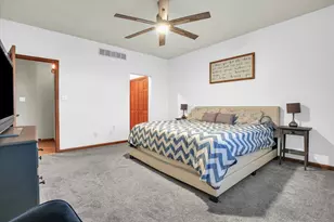 701 Kimela Dr, Mahomet, IL 61853 - Photo 40