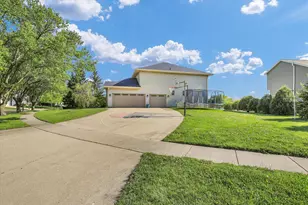 701 Kimela Dr, Mahomet, IL 61853 - Photo 68