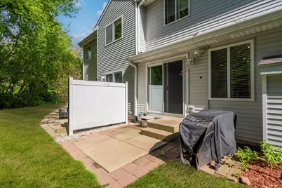 2284 Woodside Drive, Carpentersville, IL 60110 - Photo 20