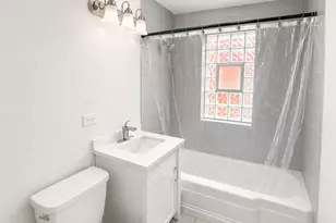 913 Flossmoor Ave, Waukegan, IL 60085 - Photo 8