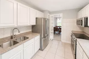 913 Flossmoor Ave, Waukegan, IL 60085 - Photo 2