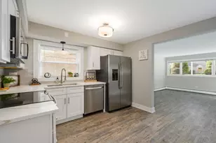 2031 N 74th Ave, Elmwood Park, IL 60707 - Photo 12