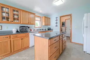 2436 Kristi Ln, Rockford, IL 61102 - Photo 8