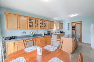 2436 Kristi Ln, Rockford, IL 61102 - Photo 6