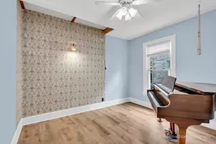211 N Wright St, Naperville, IL 60540 - Photo 10