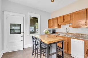 211 N Wright St, Naperville, IL 60540 - Photo 6