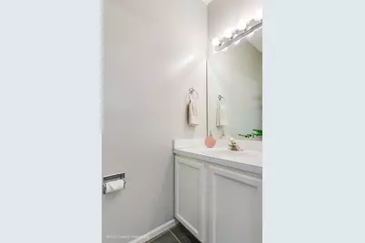 139 E Lake Ridge Drive, Glendale Heights, IL 60139 - Photo 8