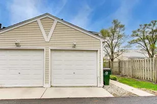391 Meadow Green Ln, Round Lake Beach, IL 60073 - Photo 2