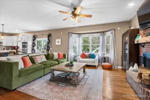 39W901 Carl Sandburg Rd, Saint Charles, IL 60175 - Photo 16