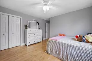 39W901 Carl Sandburg Rd, Saint Charles, IL 60175 - Photo 34