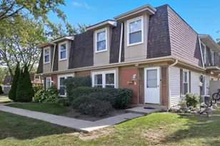 2312 Hyde Ct, Schaumburg, IL 60194 - Photo 2