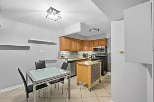 2312 Hyde Ct, Schaumburg, IL 60194 - Photo 8