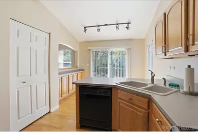 1502 Hartsburg Lane, North Aurora, IL 60542 - Photo 32