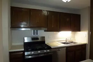 1227 S Old Wilke Rd, Arlington Heights, IL 60005 - Photo 4
