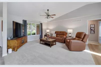 12282 N Grove Road, Sycamore, IL 60178 - Photo 8