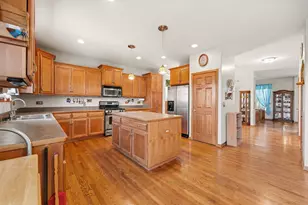 15488 Ridgefield Dr, Manhattan, IL 60442 - Photo 6