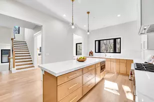 2624 Roslyn Cir, Highland Park, IL 60035 - Photo 10