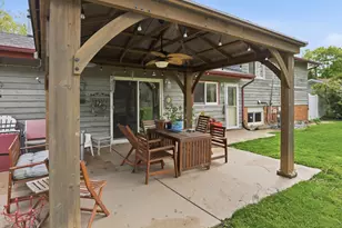 770 Woodlawn St, Hoffman Estates, IL 60169 - Photo 6