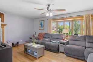 770 Woodlawn St, Hoffman Estates, IL 60169 - Photo 12