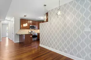 1744 W Henderson St, Chicago, IL 60657 - Photo 4