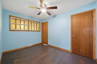 9527 Lowell Ave, Skokie, IL 60076 - Photo 16