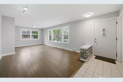 9527 Lowell Avenue, Skokie, IL 60076 - Photo 4